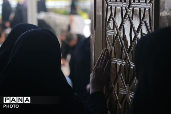 حال و هوای زائران حریم مطهر رضوی در تاسوعای حسینی