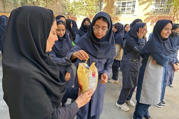 برپایی جشن وعده صادق۲ در مدارس رودهن 