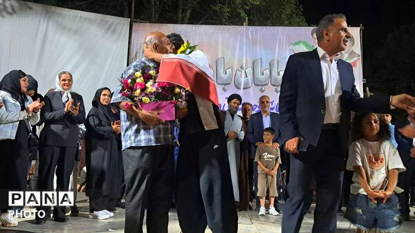 حضور قهرمان  ورزشکار نظرآبادی در اجتماعات شبانه 