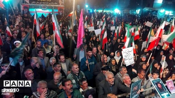 مردم انقلابی نورآباد در هفتاد و نهمین شب ، محکم تر و استوار تر از شب های قبل