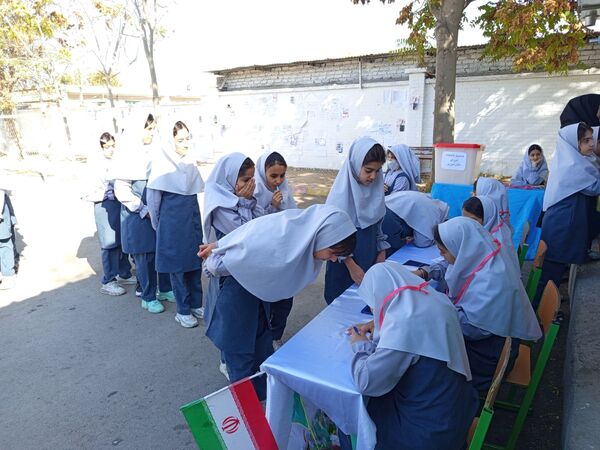 جشن مشارکت دانش‌آموزان؛ برگزاری انتخابات شورای دانش‌آموزی در مدرسه پیامبر اعظم(ص)