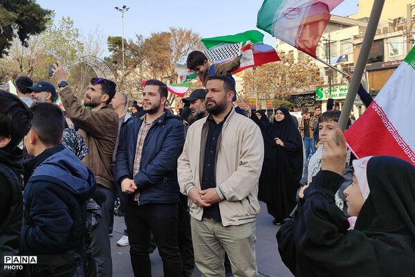 تجمع بزرگ هم‌عهدی‌ نوجوانان با رهبری معظم انقلاب اسلامی
