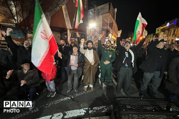 پنجاهمین اجتماع مردم فیروزکوه در هوای بارانی