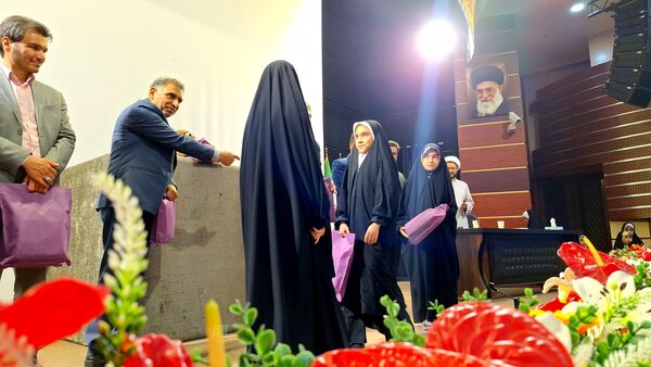 آیین تجلیل از منتخبین مسابقات قرآنی ناحیه ۶ مشهد