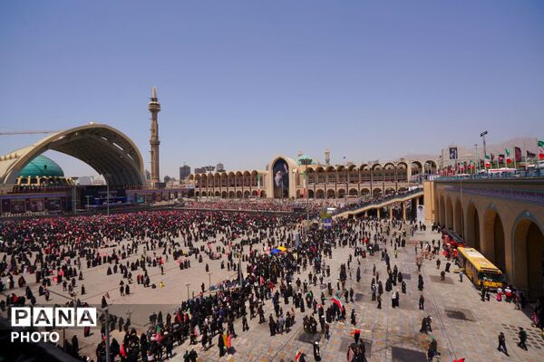 وداع با پیکر مطهر امام شهید در مصلای تهران