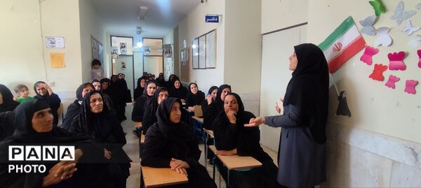 جلسه انجمن اولیا و مربیان در مدرسه سبحان و مائده شلیل