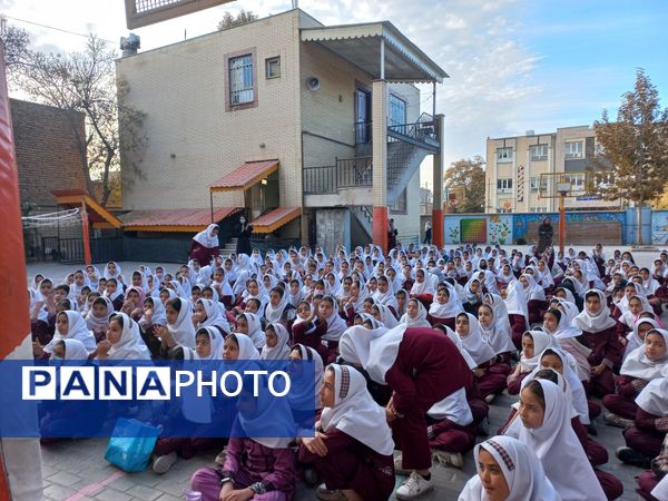 جلسه توجیهی  سفیران سلامت دبستان دخترانه شطیطه۲