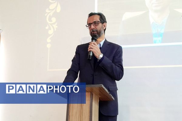 همایش فصلی مدیران مدارس فشافویه با تأکید بر قانون مداری، ارتقای کیفیت آموزشی و سلامت دانش آموزان 