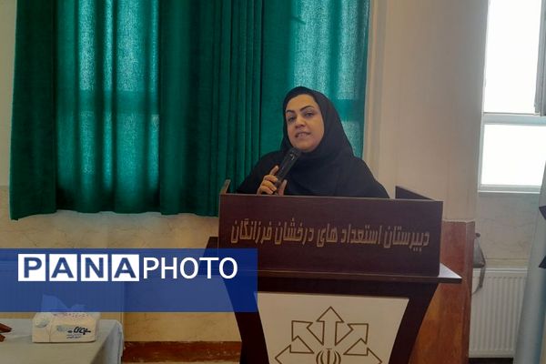 روز خاطره‌انگیز با برگزاری جشن سمپاد در دبیرستان استعدادهای درخشان فرزانگان ملارد