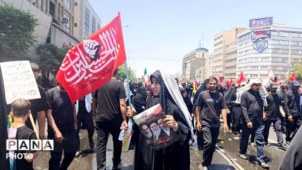 رستاخیز تاریخی لثارات خامنه ای در تهران