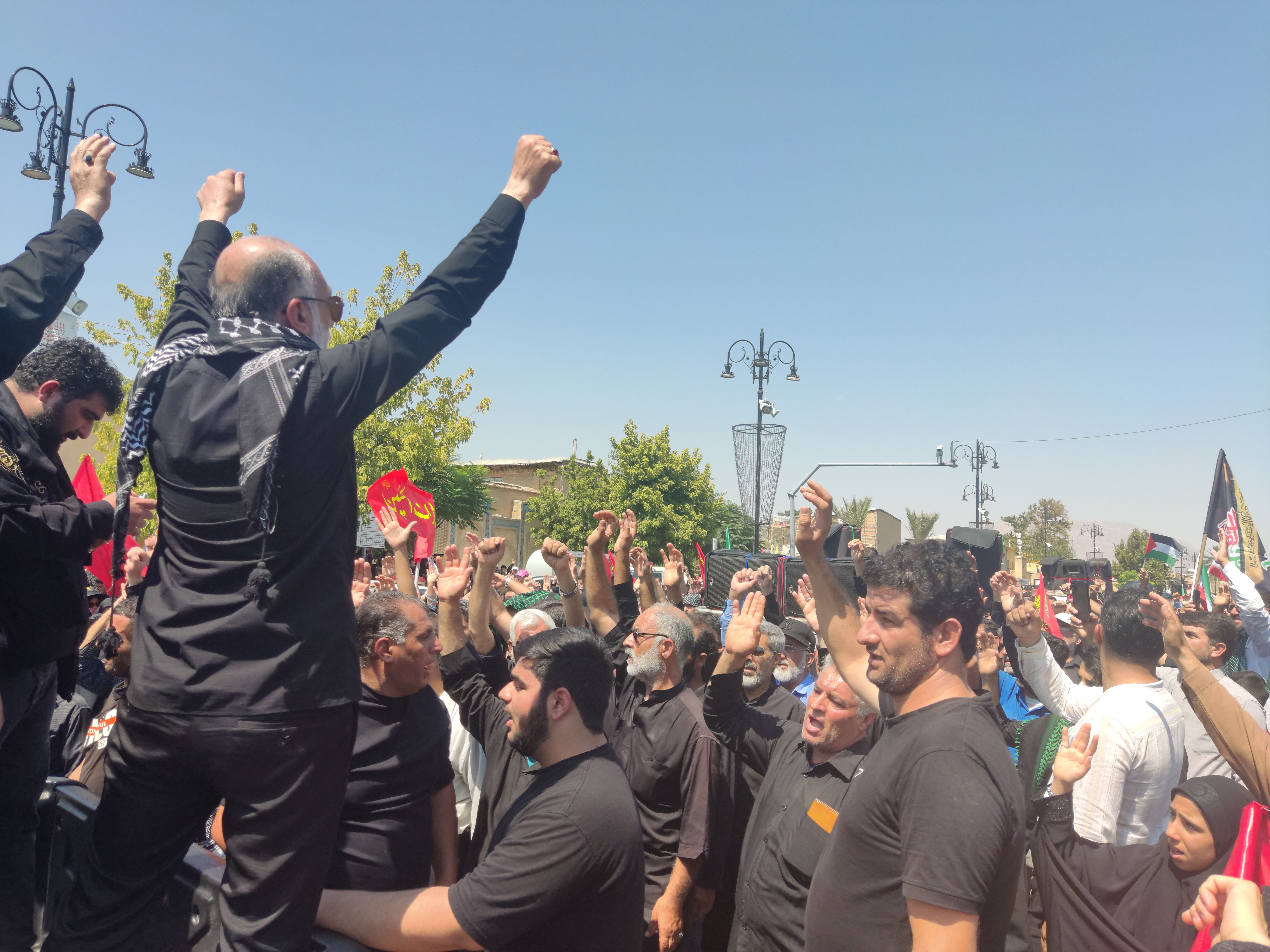 مراسم پیاده‌روی و عزاداری دلدادگان اربعین در شیراز