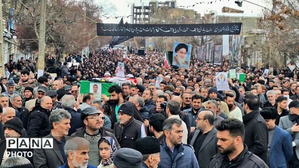 تشییع پیکر مطهر پنج شهید مدافع وطن اهل مرند در دریای خروشان مشتاقان شهادت 