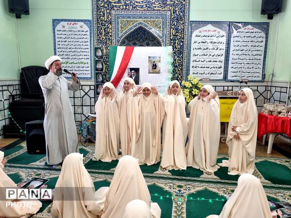 جشن تکلیف دانش آموزان پایه سوم دبستان شاهد  سجادی در امامزاده محروق 