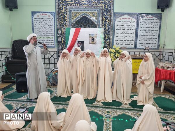 جشن تکلیف دانش آموزان پایه سوم دبستان شاهد  سجادی در امامزاده محروق 