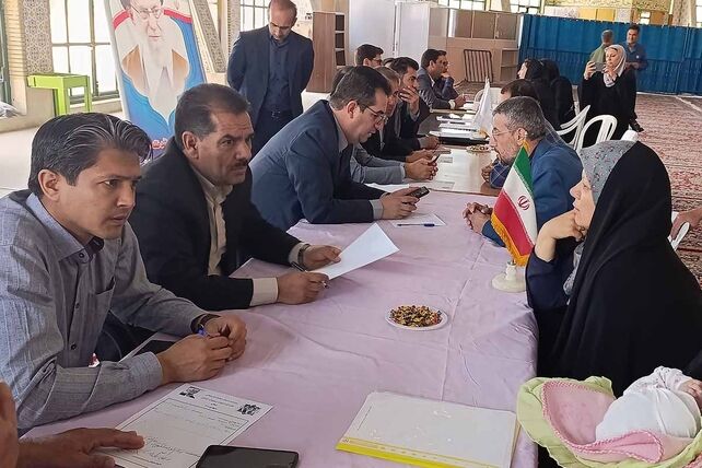 میز خدمت آموزش و پرورش خراسان شمالی در نماز جمعه؛ پاسخگویی مستقیم به مطالبات مردم