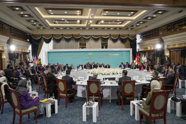 بیست و هشتمین نشست شورای وزیران اکو در مشهد (۲)
