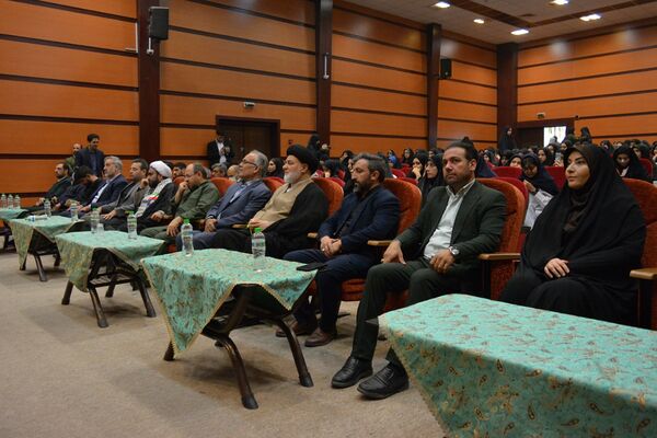 بدرقه دانش‌آموزان بهارستانی به راهیان‌نور