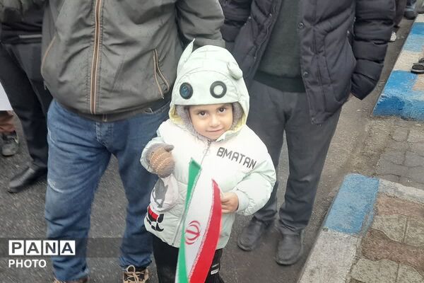 تجدید پیمان مردم ولایتمدار بهارستانی با سومین رهبر انقلاب در روز قدس