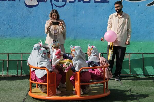 جشن شکوفه‌ها در مدارس بهارستان‌دو؛ آغاز سفری تازه برای کلاس اولی‌ها