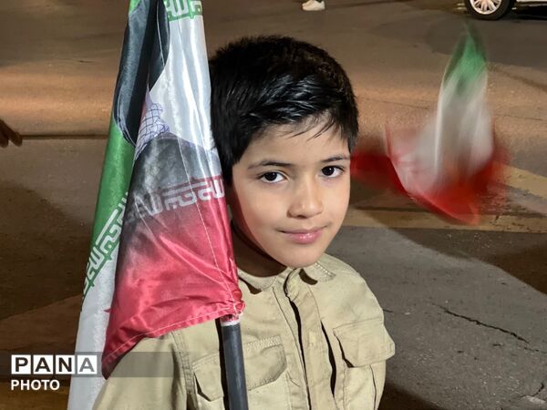 حضور کودکان در اجتماعات که میدان را خالی نمی کنند