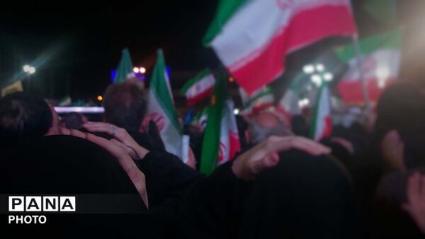 جلوه‌هایی از حماسه حضور در میدان انقلاب