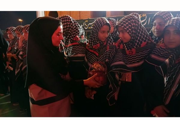 برپایی موکب «عشاق الحسین(ع)» سازمان دانش‌آموزی شهرستانهای تهران در مسیر زائران اربعین