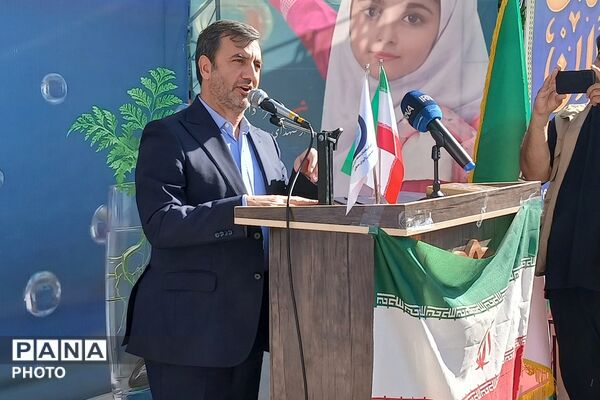 آغاز سال تحصیلی در مدرسه دخترانه مهرنگار باقر شهر با حضور مسئولان 