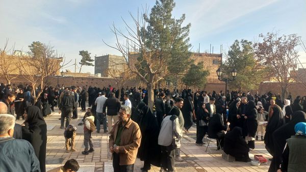 آیین چراغ برات در مزار شهیدان خلیل آباد