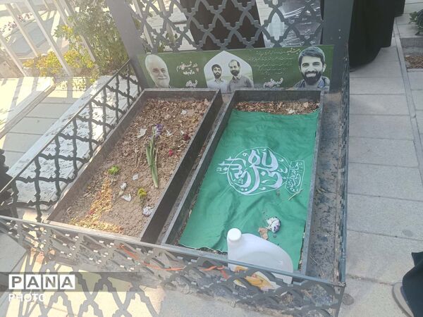 اردوی زیارتی دانشجومعلمان قم در مرقد امام و بیت رهبر شهید