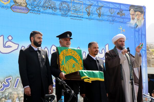 پیاده روی بزرگ خانوادگی در کرمانشاه 