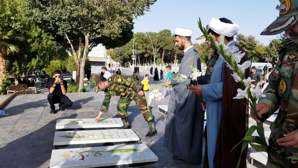 مراسم اولین سالگرد شهادت  سید حسن نصرالله، شهید حاج عباس نیلفروشان و سید هاشم صفی الدین در گلستان شهدا اصفهان 