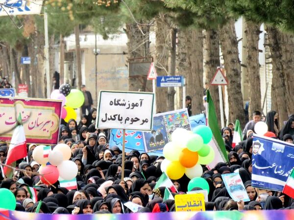 خروش مردم ولایت مدار شهرستان خلیل‌آباد‌ در یوم‌الله 22 بهمن
