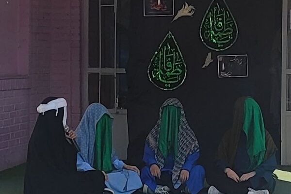 برگزاری نمایش مذهبی به مناسبت شهادت حضرت فاطمه الزهرا (س)در مدرسه پیام قرآن اسلامشهر