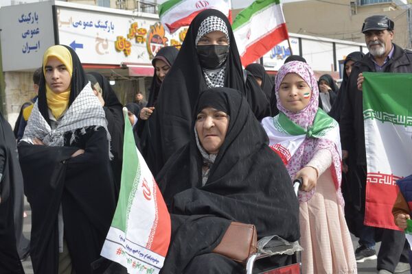 حماسه دانش‌آموزان اسلامشهر در ۲۲بهمن