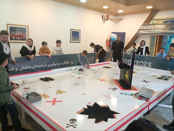 درخشش هنرستان آزادی فلسطین در چهارمین دوره مسابقات کشوری کید‌کد