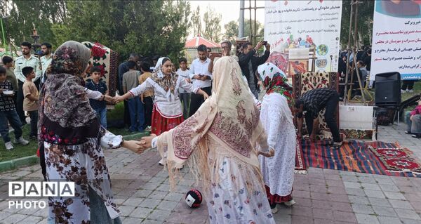 همایش «مهربان مهربان»