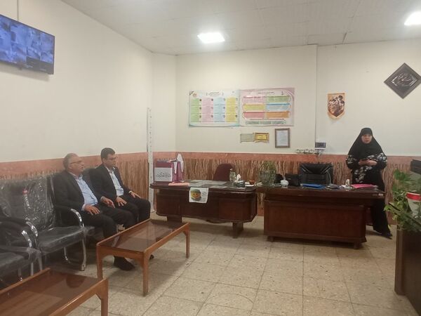 بازدید مدیر اداره ناحیه یک از دبیرستان گلشن آزادی