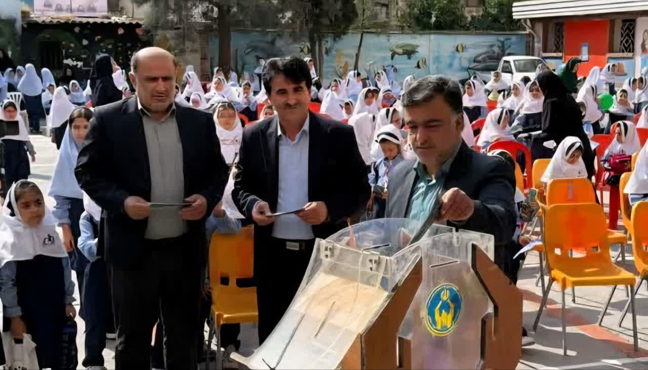 زنگ جشن عاطفه ها در دبستان دخترانه هاجر گرگان نواخته شد