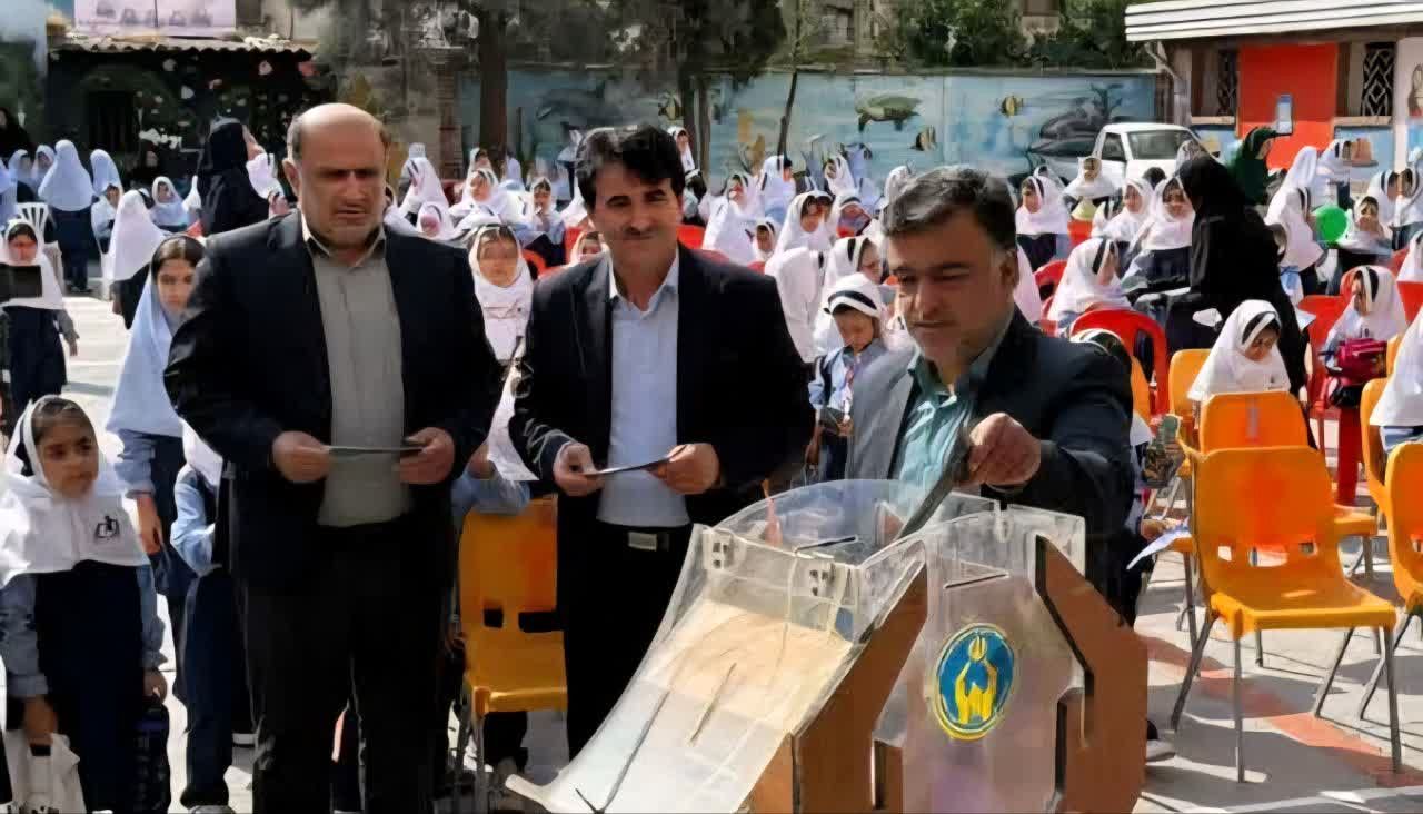 زنگ جشن عاطفه ها در دبستان دخترانه هاجر گرگان نواخته شد