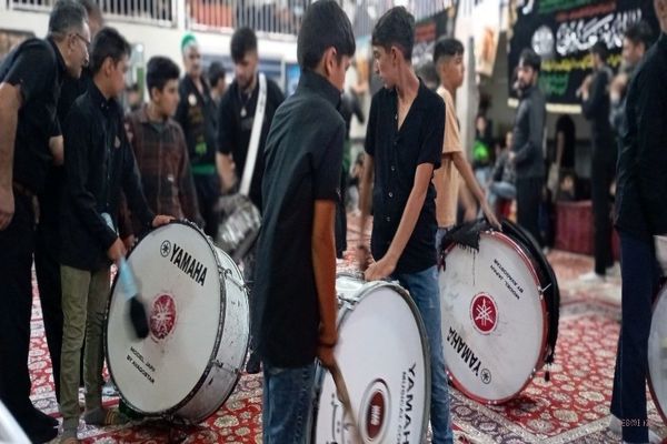 عزاداری شب هشتم ماه محرم در شهر بار 