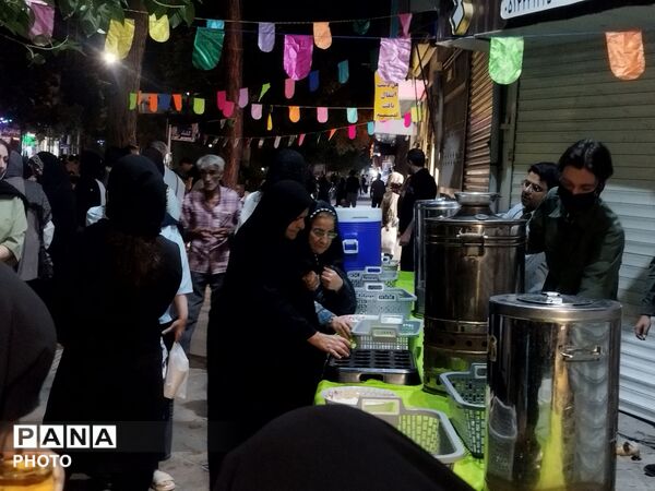 تلفیق شور نبوی و عهد صادقانه؛ میزبانی طلاب حوزه علمیه گلشن از دلدادگان اهل‌بیت (ع)