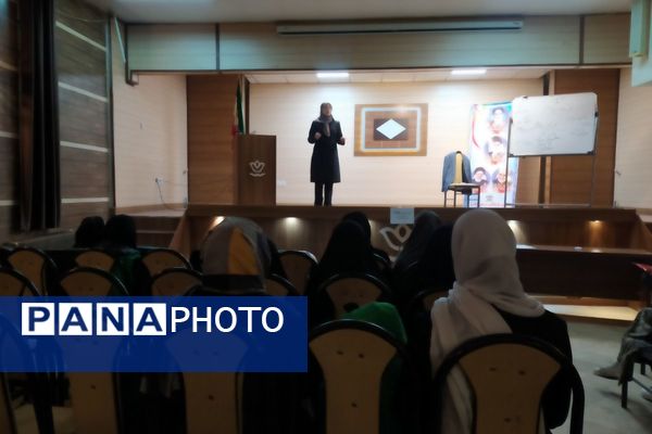 کارگاه مهارت‌های مجری‌گری و پادکست در کانون طوبی اسلامشهر