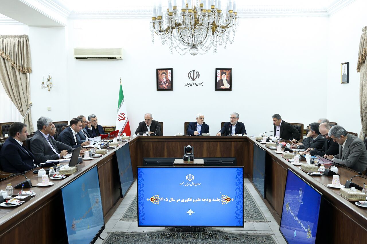 کارگروه‌هایی برای رسیدگی به وضعیت معیشتی اساتید تشکیل شده است