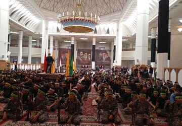 حضور نوجوانان شیرازی در سوگواره «احلی من العسل» در حرم شاهچراغ(ع)