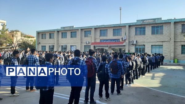 آغاز سال تحصیلی جدید در دبیرستان پسرانه عبدالحسین قفلی