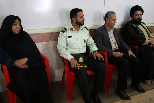 بازدید امام جمعه و مسئولان رودهن از دبیرستان آیت‌الله طالقانی رودهن 