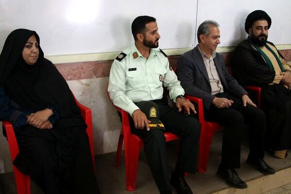 بازدید امام جمعه و مسئولان رودهن از دبیرستان آیت‌الله طالقانی رودهن 