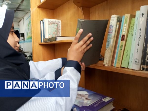 غبارروبی نمازخانه‌ دبستان ناهید نخودی نیشابور