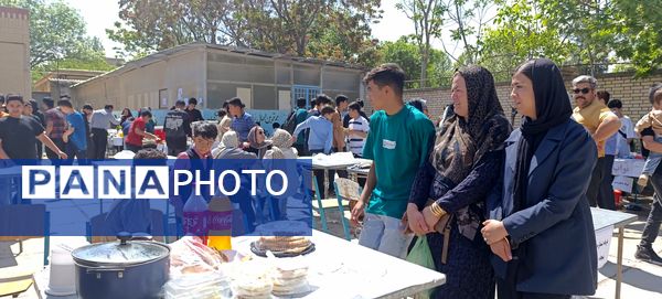 برپایی بازارچه در مدرسه ولیعصر آشخانه 