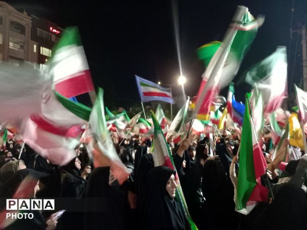  این است قدرت مردم وطن پرست ایران 
